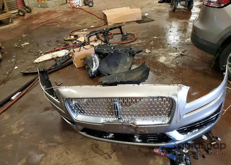 2019 Lincoln Nautilus Reserve z USA, uszkodzony, nr VIN 2LMPJ6LP3KBL40929